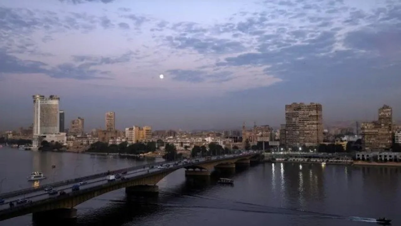 تقلبات جوية وأمطار ورياح مثيرة للأتربة تضرب طقس مصر اليوم الجمعة